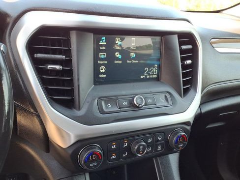 Used 2019 GMC Acadia SLE image 10