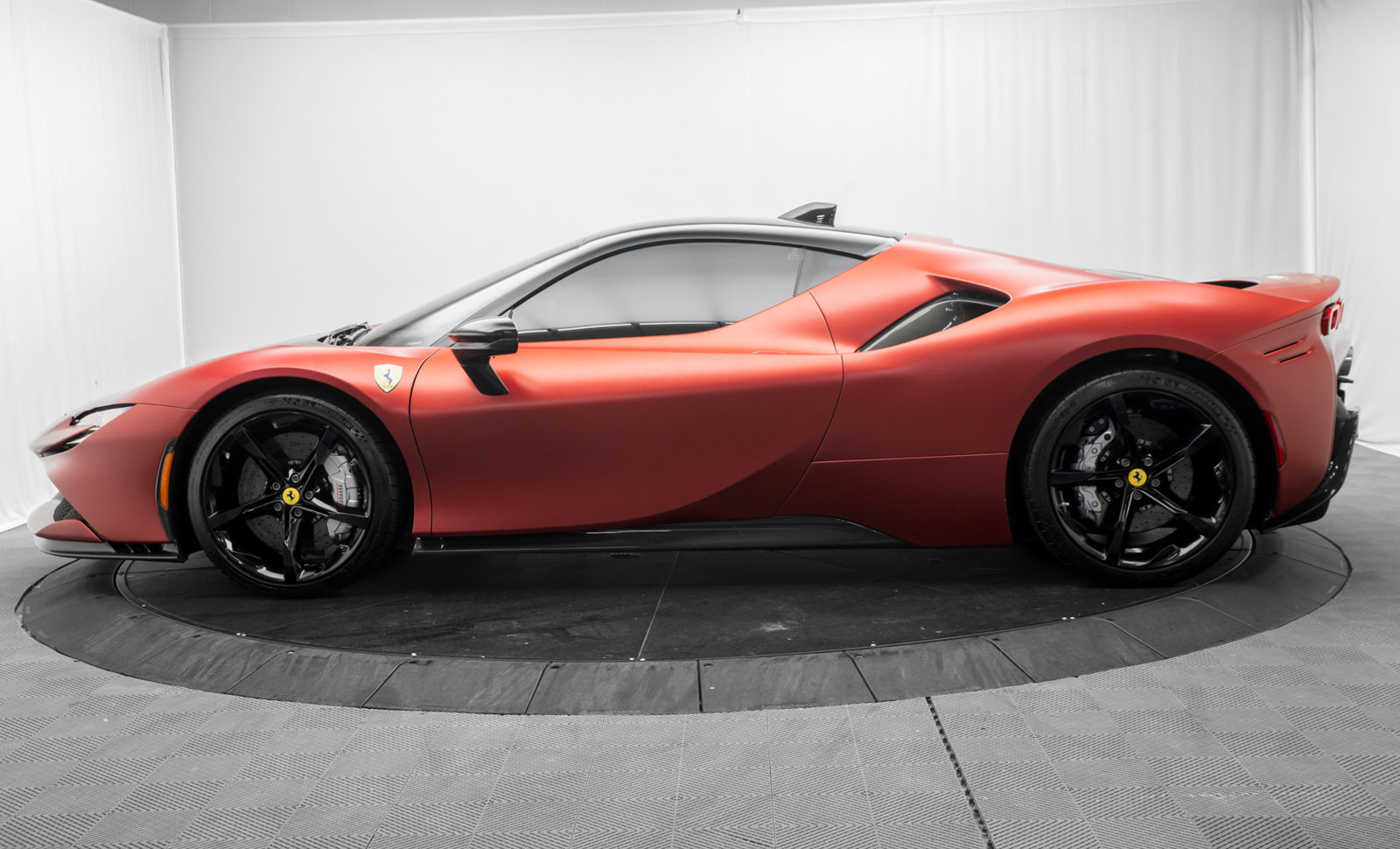 Used 2021 Ferrari SF90 Stradale AWD/4WD image 4