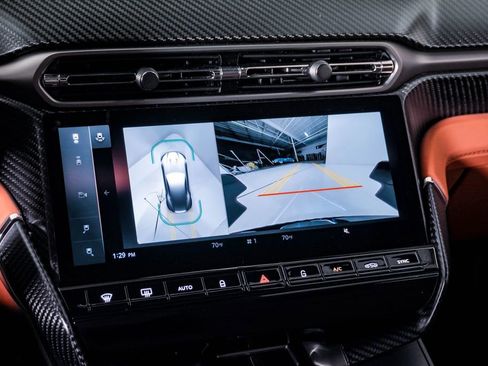 Used 2025 Aston Martin Vanquish RWD image 29
