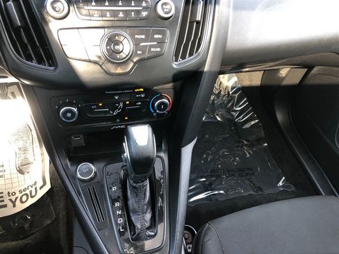 Used 2015 Ford Focus SE FWD image 12