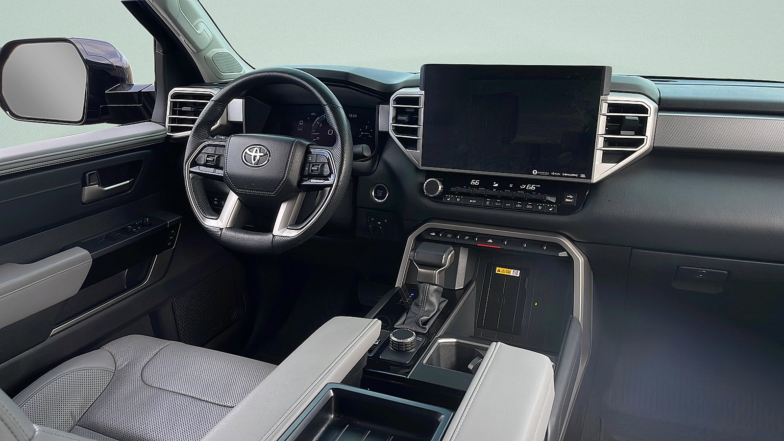 Used 2024 Toyota Tundra Limited AWD/4WD image 32