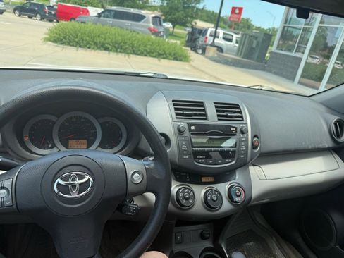 Used 2011 Toyota RAV4 4WD w/ Upgrade Value Pkg image 15