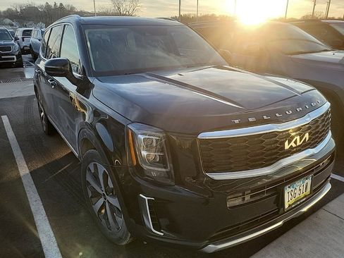 Used 2022 Kia Telluride EX w/ EX Premium Package image 2