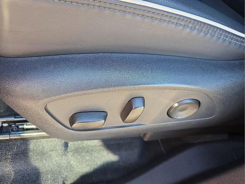 Used 2025 GMC Acadia Denali image 13