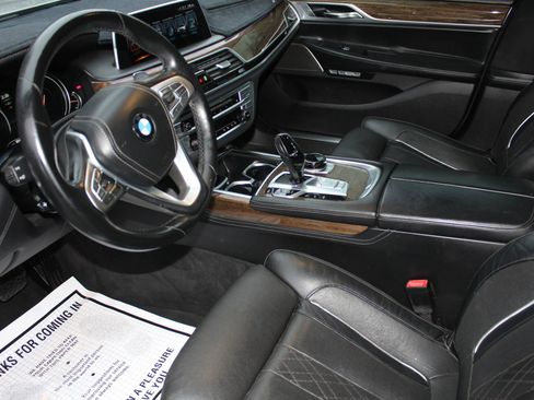 Used 2016 BMW 750i xDrive image 10