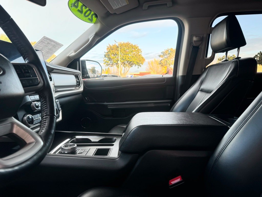Used 2024 Ford Expedition XLT RWD image 13
