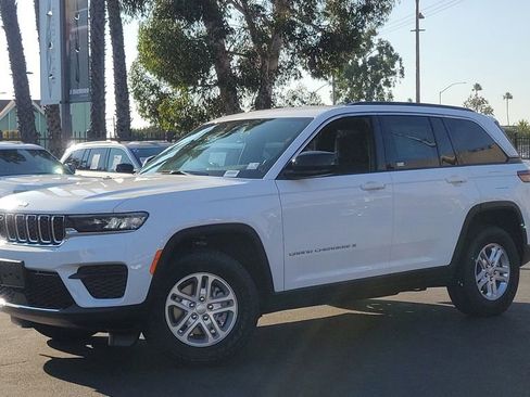 New 2025 Jeep Grand Cherokee Laredo image 28