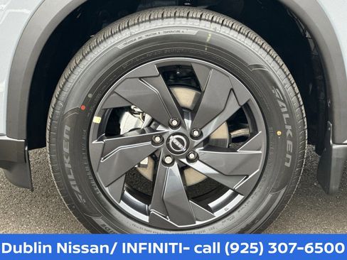 New 2026 Nissan Rogue SV FWD image 32