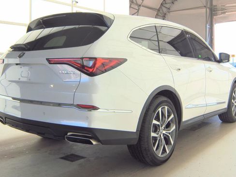 Used 2022 Acura MDX SH-AWD w/ Technology Package image 4