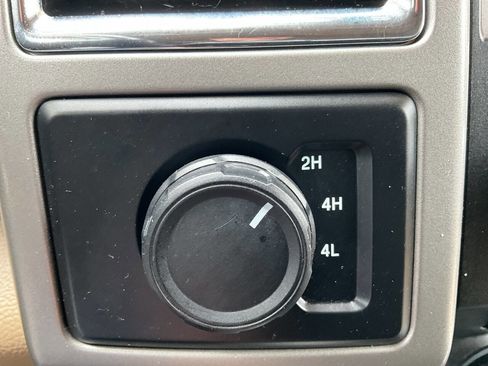 Used 2017 Ford F350 Lariat w/ Chrome Package image 32