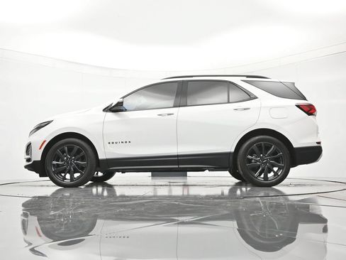 Used 2022 Chevrolet Equinox RS w/ Infotainment Package FWD image 44