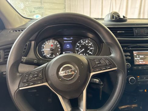 Used 2017 Nissan Rogue Sport S w/ S Appearance Package FWD image 18