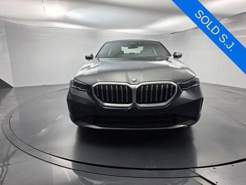 Certified 2024 BMW 530i w/ Premium Package RWD image 2