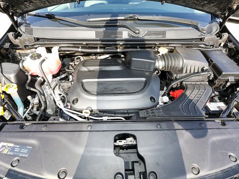 Used 2024 Chrysler Pacifica Touring-L image 20