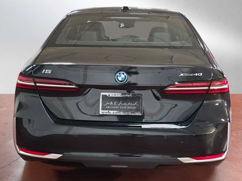 Used 2026 BMW i5 eDrive40 w/ Executive Package AWD/4WD image 4