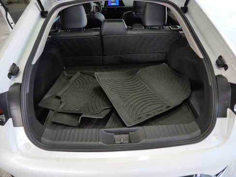 Used 2024 Toyota Prius XLE image 18