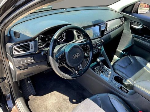 Used 2018 Kia Niro Touring FWD image 17