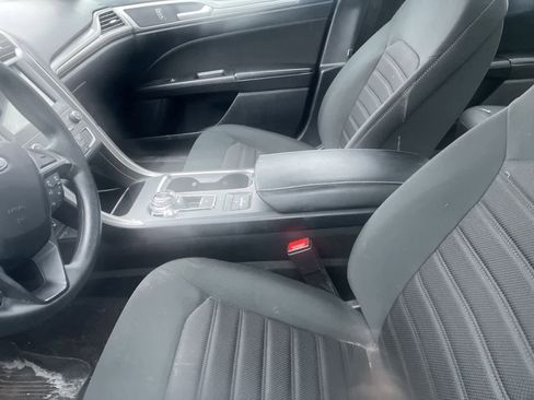 Used 2020 Ford Fusion SE image 23