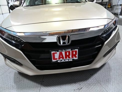 Used 2018 Honda Accord Touring image 16