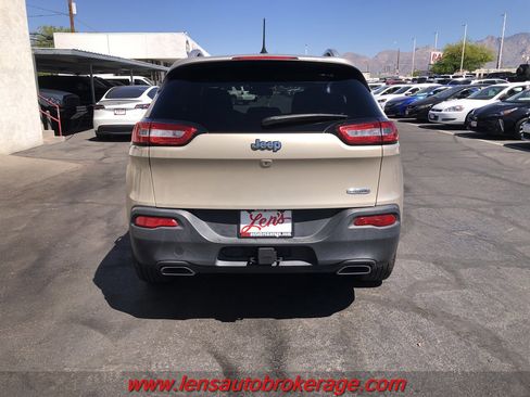 Used 2015 Jeep Cherokee Latitude w/ Comfort/Convenience Group image 7