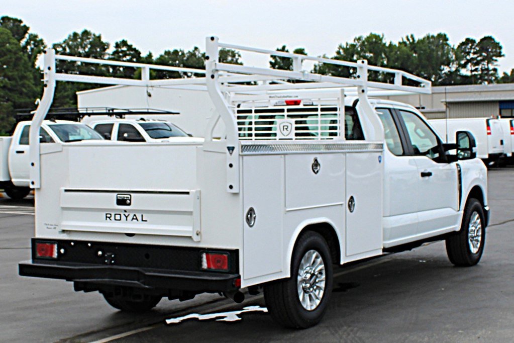 Used 2024 Ford F250 XL w/ XL Chrome Package RWD image 5