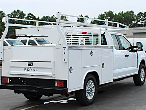 Used 2024 Ford F250 XL w/ XL Chrome Package RWD image 5
