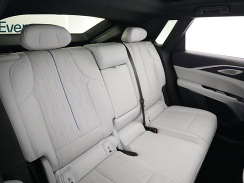 Used 2024 Cadillac Lyriq Luxury RWD image 5