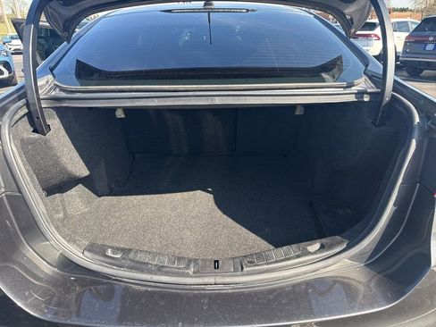 Used 2018 Ford Fusion SE w/ Fusion SE Technology Package FWD image 12