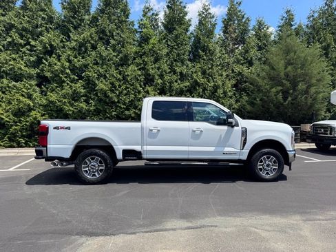 Used 2024 Ford F250 Lariat AWD/4WD image 4