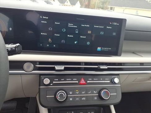 New 2026 Hyundai Tucson SE image 13