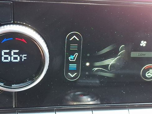 Used 2025 Genesis GV70 3.5T Sport image 26