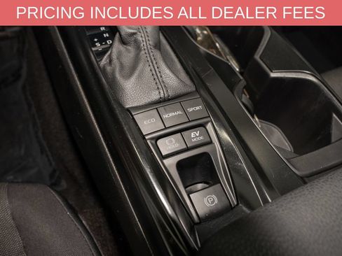 Used 2025 Toyota Camry LE FWD image 16