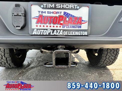 Used 2024 Jeep Gladiator Sport AWD/4WD image 18