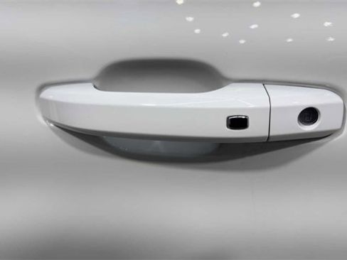 Used 2024 GMC Canyon Elevation image 12