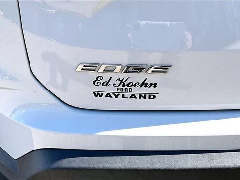 Certified 2019 Ford Edge SE FWD image 8