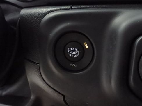 Used 2018 Jeep Wrangler Unlimited Sahara w/ Uconnect 4C Nav & Sound Group AWD/4WD image 27