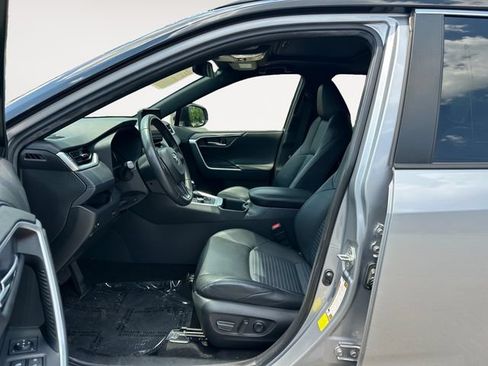 Used 2023 Toyota RAV4 XSE AWD/4WD image 9