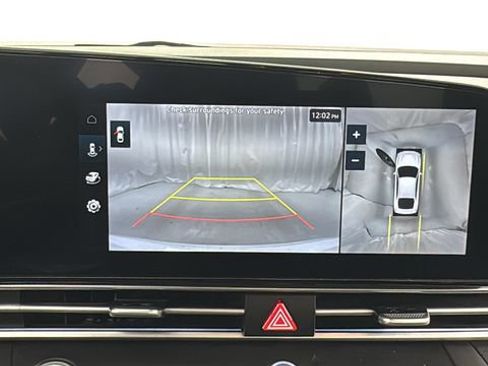 Used 2024 Hyundai Elantra Limited image 23