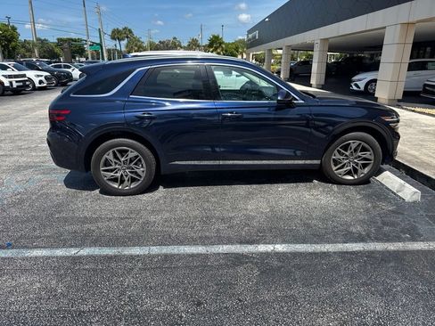 Used 2025 Genesis GV70 2.5T AWD/4WD image 13