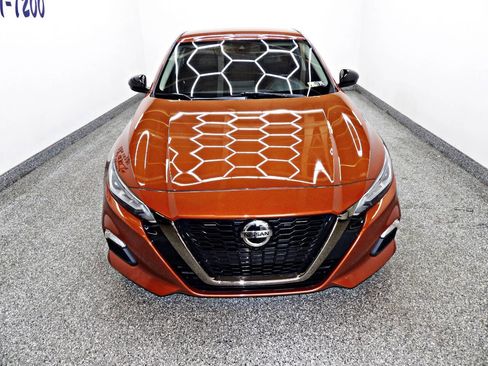 Used 2022 Nissan Altima 2.5 SR image 2