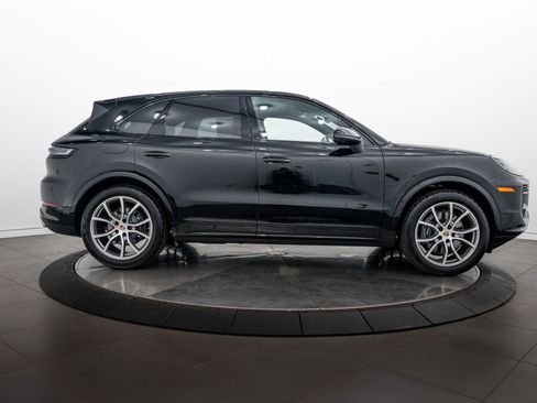 Certified 2026 Porsche Cayenne AWD/4WD image 8