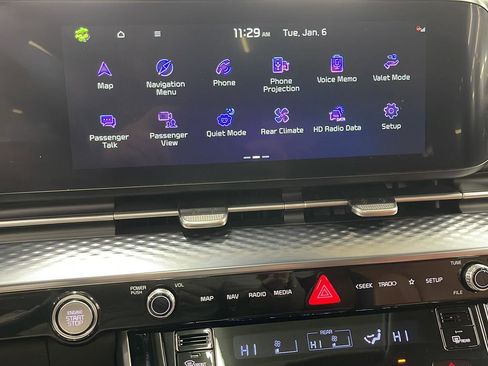 Used 2024 Kia Carnival SX Prestige image 7