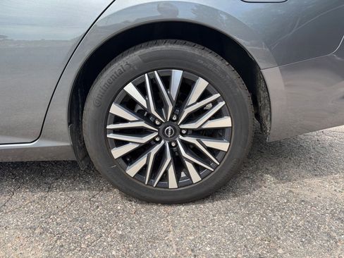 Used 2025 Nissan Altima 2.5 SV FWD image 30