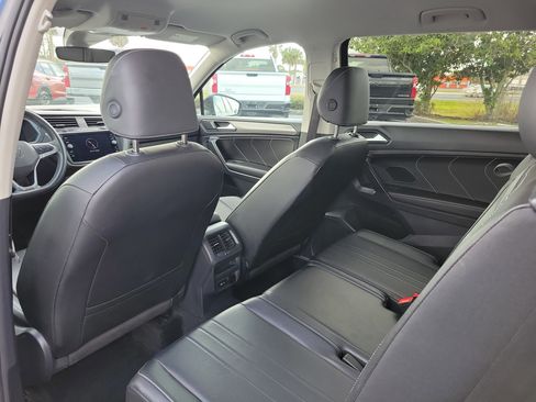 Used 2024 Volkswagen Tiguan SE image 14