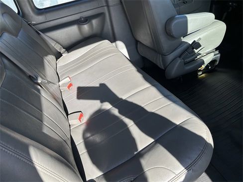 Used 2020 Chevrolet Express 3500 LS w/ Chrome Appearance Package image 12