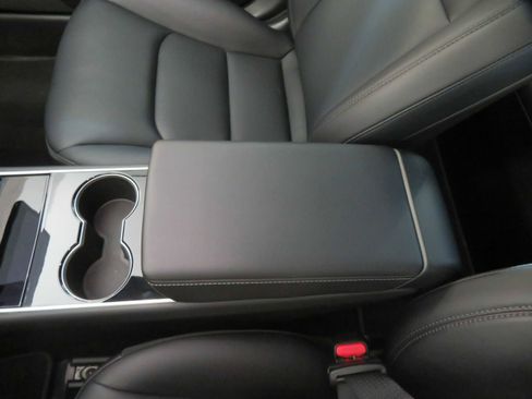 Used 2019 Tesla Model 3 Performance image 30