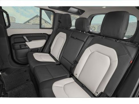Used 2024 Land Rover Defender 110 X-Dynamic SE image 13