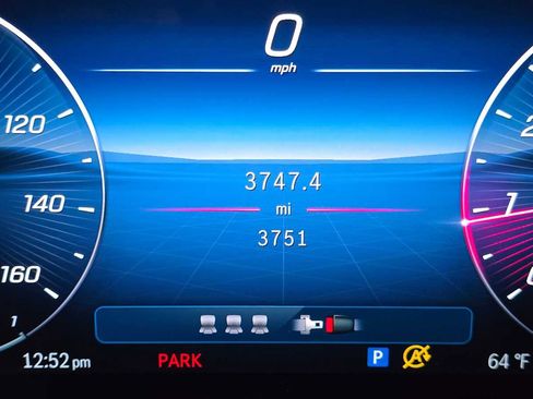 Used 2026 Mercedes-Benz GLC 300 4MATIC image 29