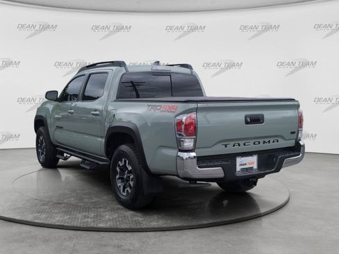 Used 2022 Toyota Tacoma TRD Off-Road AWD/4WD image 5