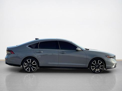 Used 2024 Honda Accord Touring image 9